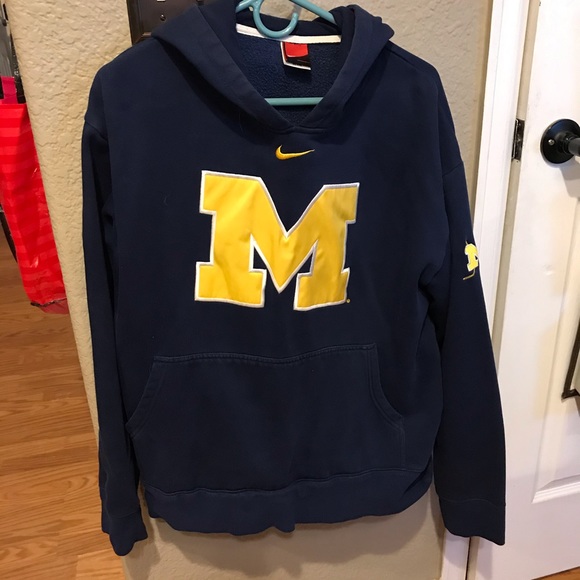 nike hooded shirt